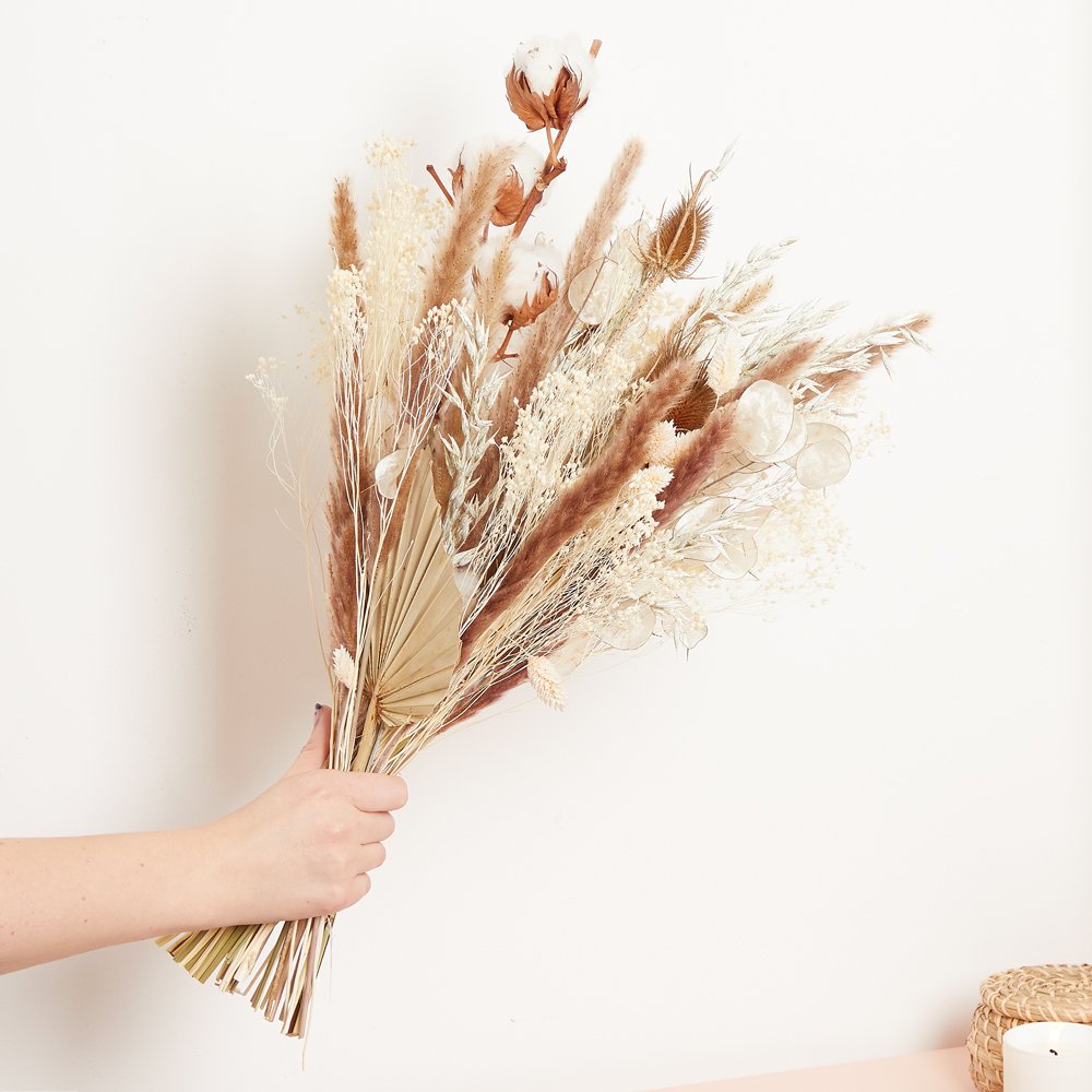 The Dried White Bouquet Flowers