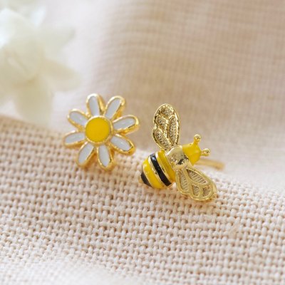 Mismatched Bee & Daisy Gold Stud Earrings