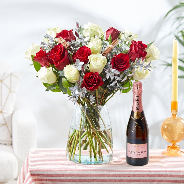 Luxury Christmas Roses with Moët & Chandon Rosé Impérial Champagne ...