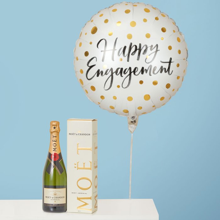 Happy Engagement Balloon & Moët et Chandon Champagne