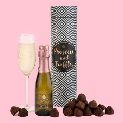 Moet & Chandon Brut Champagne with Ferrero Rocher Gift Box 20cl