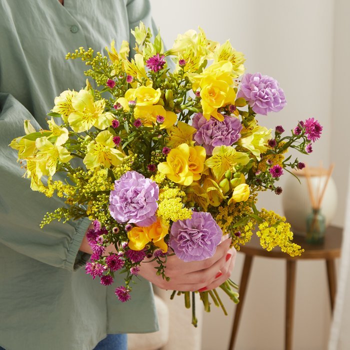 Letterbox Wild Meadow & Thank You Chocolate Bar Letterbox Flowers