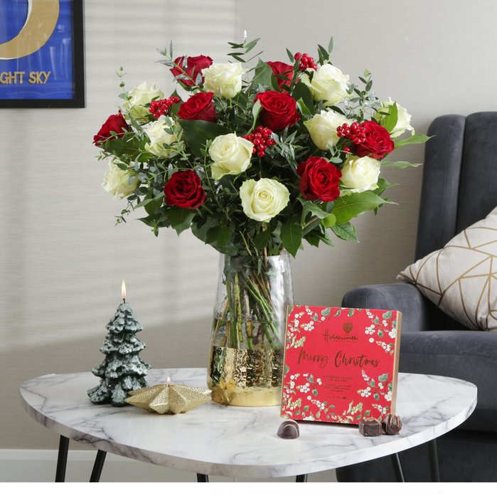 The Premium Christmas Roses Gift Set